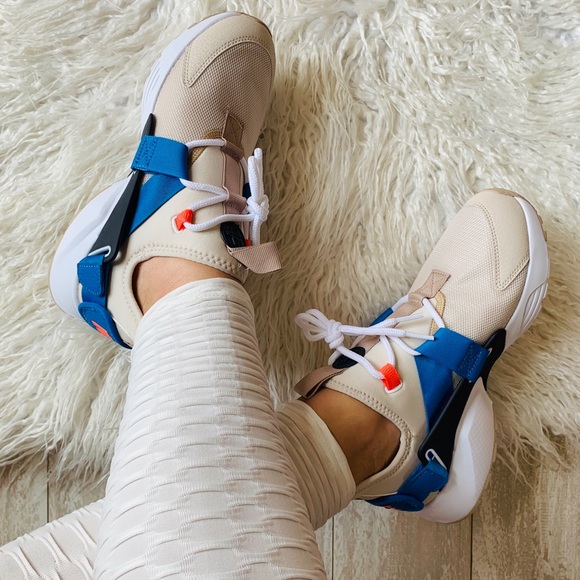 NWT Nike Huarache City - Picture 2 of 8